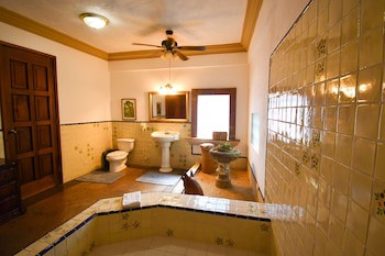 Collection O Casa Bella Hotel Boutique, Cabo San Lucas