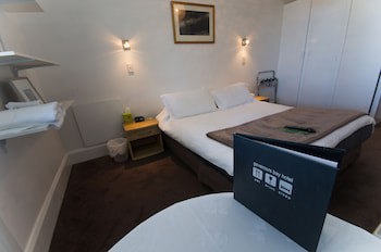 Governors Bay Hotel