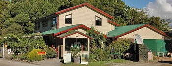Westport Holiday Park And Motels