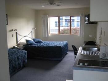 Albany Executive Motor Inn