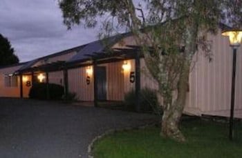 Caves Motor Inn