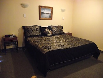 Caves Motor Inn
