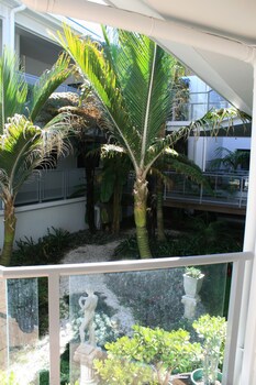 Atlas Suites And Apartments