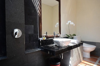 Bali Breezz Hotel