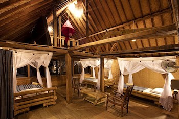 Pondok Pitaya Hotel, Surfing & Yoga