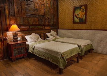 Pondok Pitaya Hotel, Surfing & Yoga