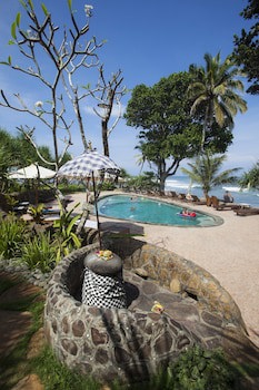 Pondok Pitaya Hotel, Surfing & Yoga