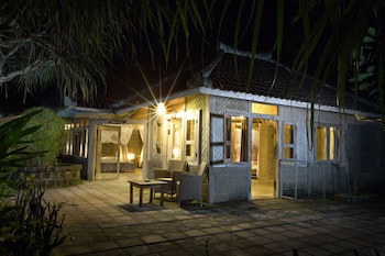 Pondok Pitaya Hotel, Surfing & Yoga