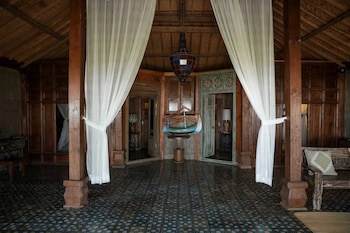 Pondok Pitaya Hotel, Surfing & Yoga