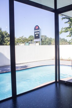 Asure Phoenix Motor Inn