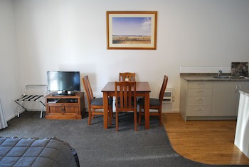 Carrick Lodge Motel