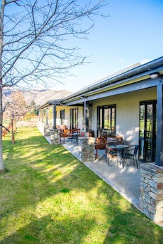 Carrick Lodge Motel