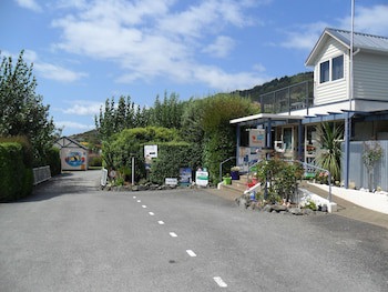 Waikawa Bay Holiday Park