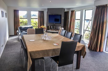 Coleraine Suites & Apartments