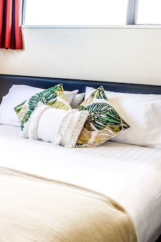 Coleraine Suites & Apartments