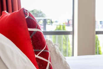 Coleraine Suites & Apartments