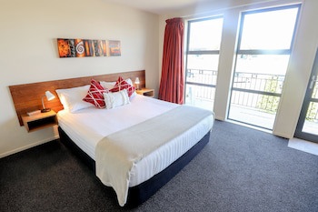 Coleraine Suites & Apartments