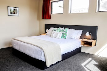 Coleraine Suites & Apartments