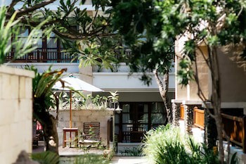 Fourteen Roses Beach Hotel