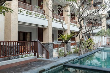 Fourteen Roses Beach Hotel