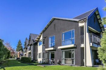Village Lake Apartments