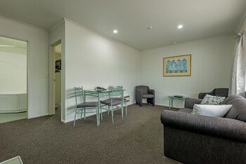 Camelot Motor Lodge
