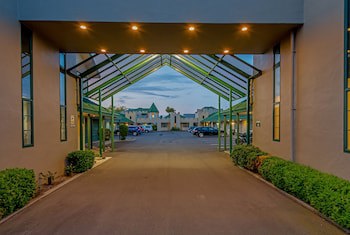 Camelot Motor Lodge