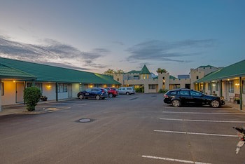 Camelot Motor Lodge