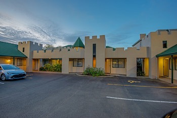 Camelot Motor Lodge