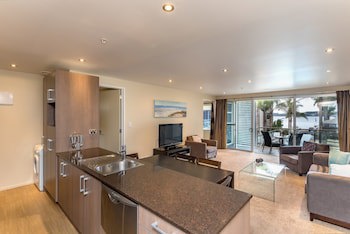 Edgewater Palms Apartments