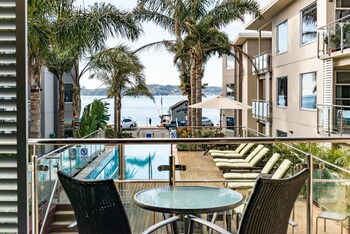 Edgewater Palms Apartments