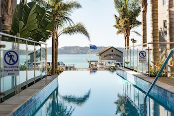 Edgewater Palms Apartments