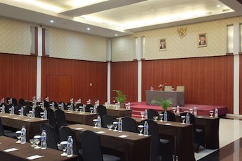 Grand Hatika Hotel