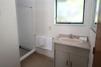 Midway Pacifica Lodge
