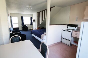 Midway Pacifica Lodge