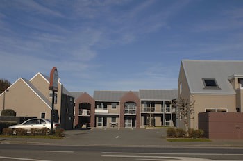 Shelby Motor Lodge