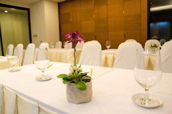 Crystal Jade Hotel