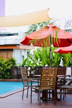 Crystal Jade Hotel
