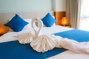 Crystal Jade Hotel