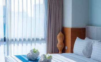 Crystal Jade Hotel
