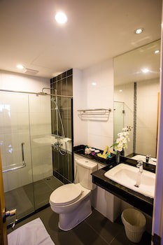 Crystal Jade Hotel