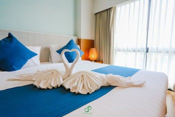 Crystal Jade Hotel