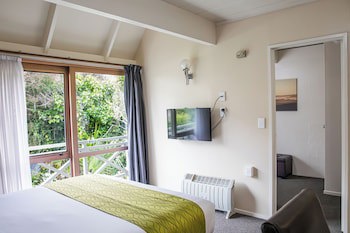 Admirals Motor Inn