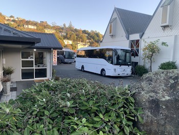 Admirals Motor Inn