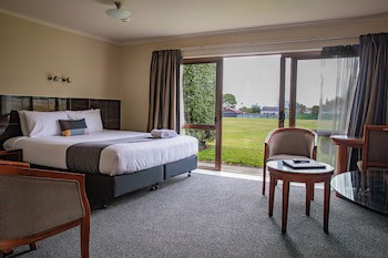 Admirals Motor Inn