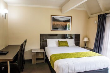Admirals Motor Inn