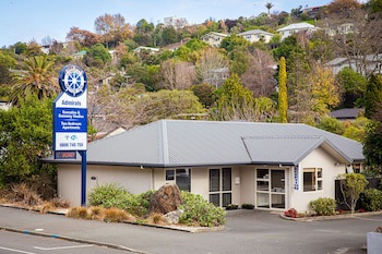 Admirals Motor Inn