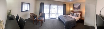 Admirals Motor Inn
