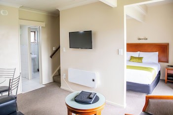 Admirals Motor Inn