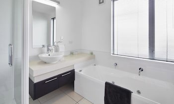 Focus Motel And Executive Suites